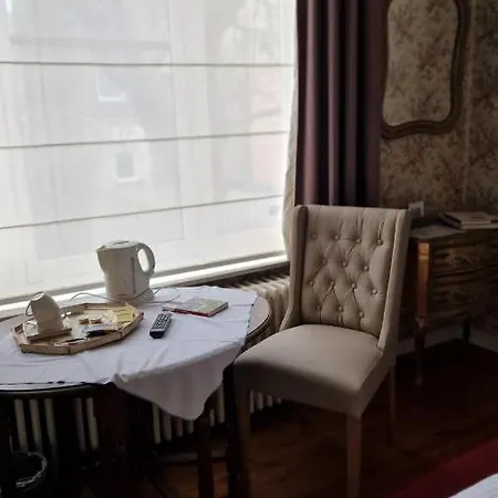 Fine Fleur Nocleg ze śniadaniem 4*