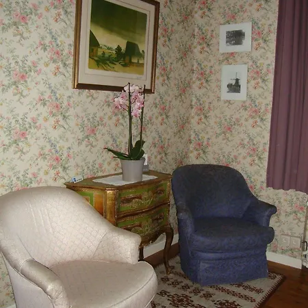Nocleg ze śniadaniem Fine Fleur 4*